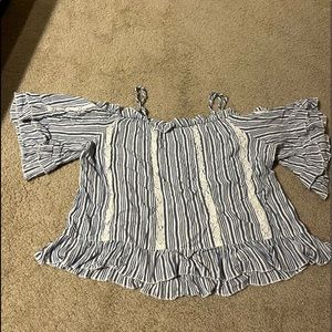 AMERICAN EAGLE OFF THE SHOULDER SHIRT